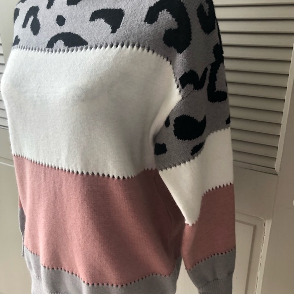 SALE 🔥 Color Block Leopard Boat Neck Sweater – Grey, White & Pink – NWOT - Picture 5 of 11